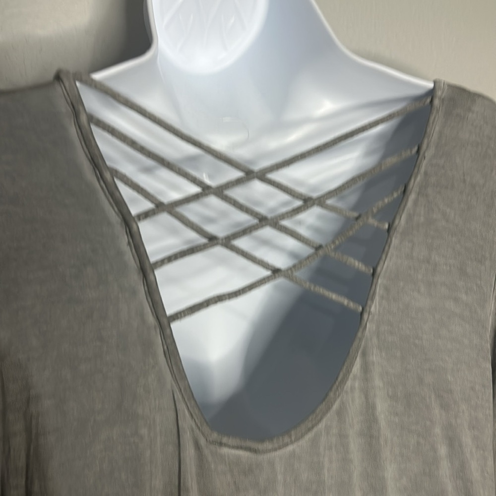 NWT KUT FROM THE KLOTH LATTICE TOP small Gray - Picture 4 of 7